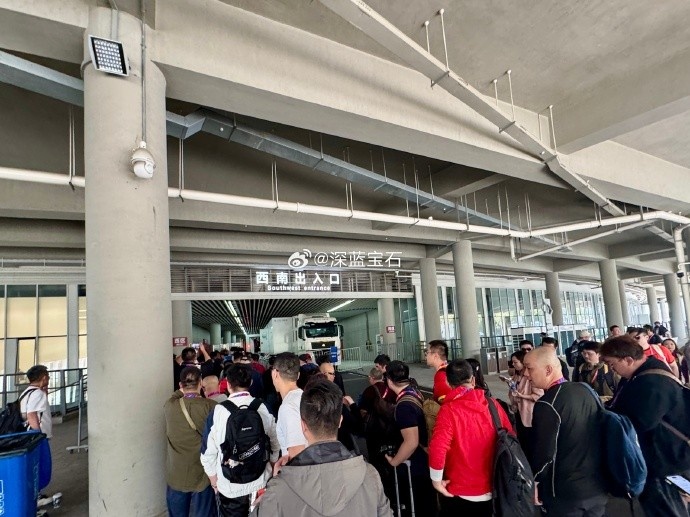 盛況空前！記者曬照：距離中澳之戰(zhàn)還有三小時，現(xiàn)場記者已超百名